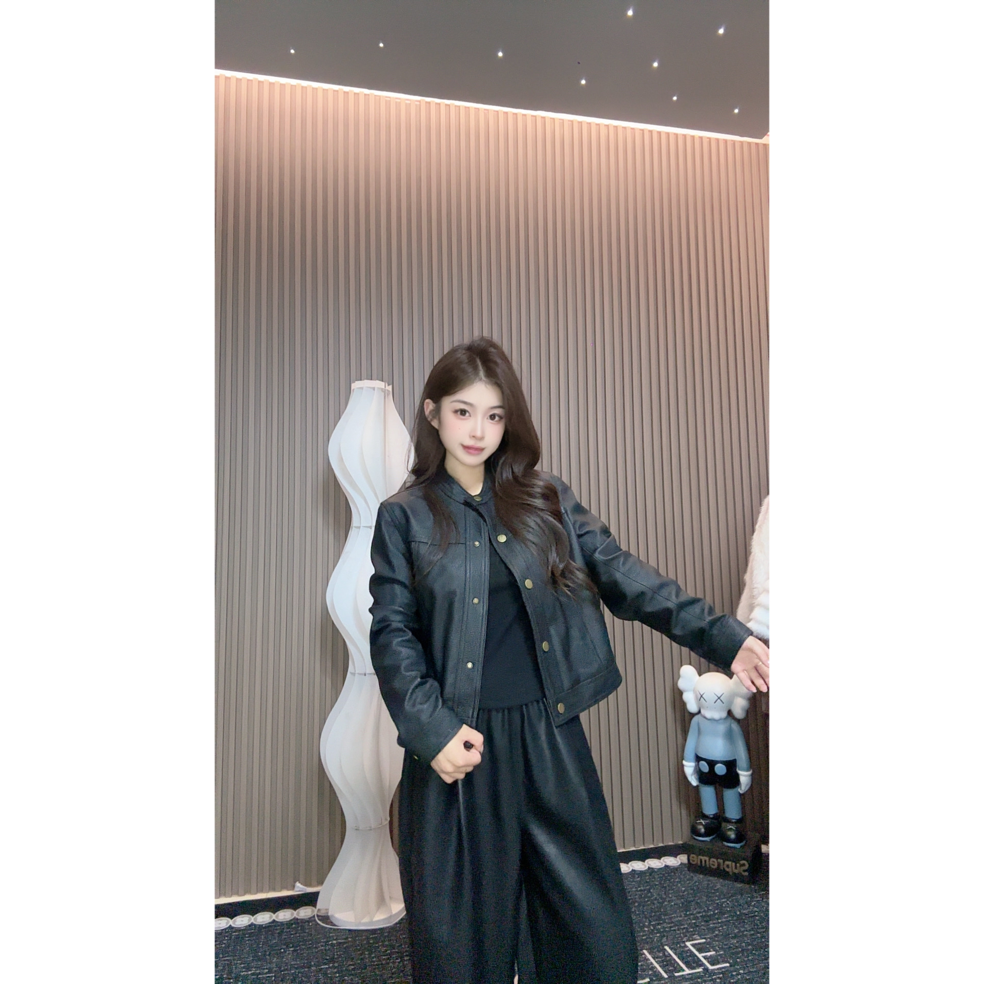 海宁真皮皮衣女2025年短款修身洋气外套早秋新款显瘦潮流时尚宽松