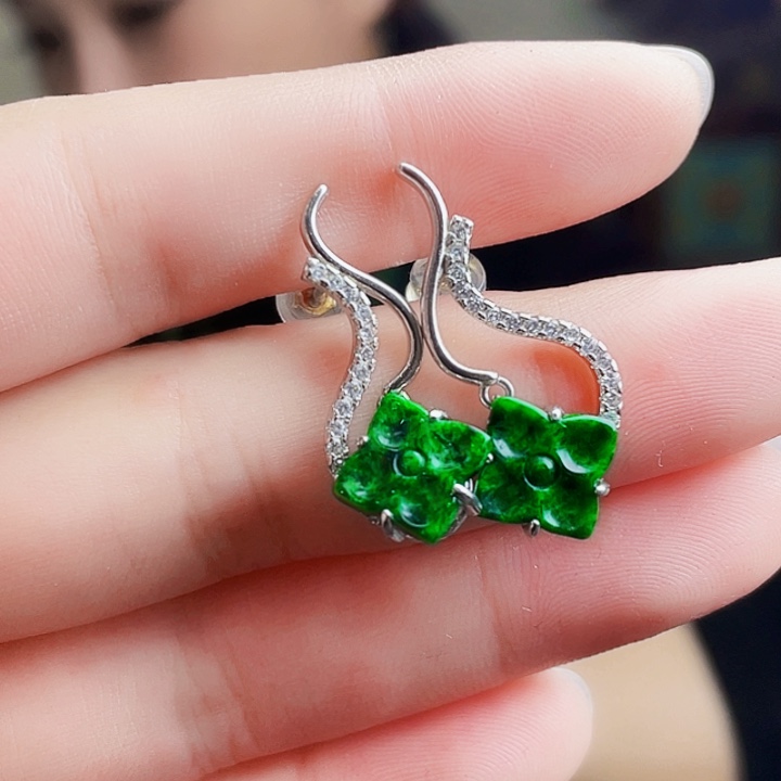 翡翠银S925镶嵌颈饰多样性