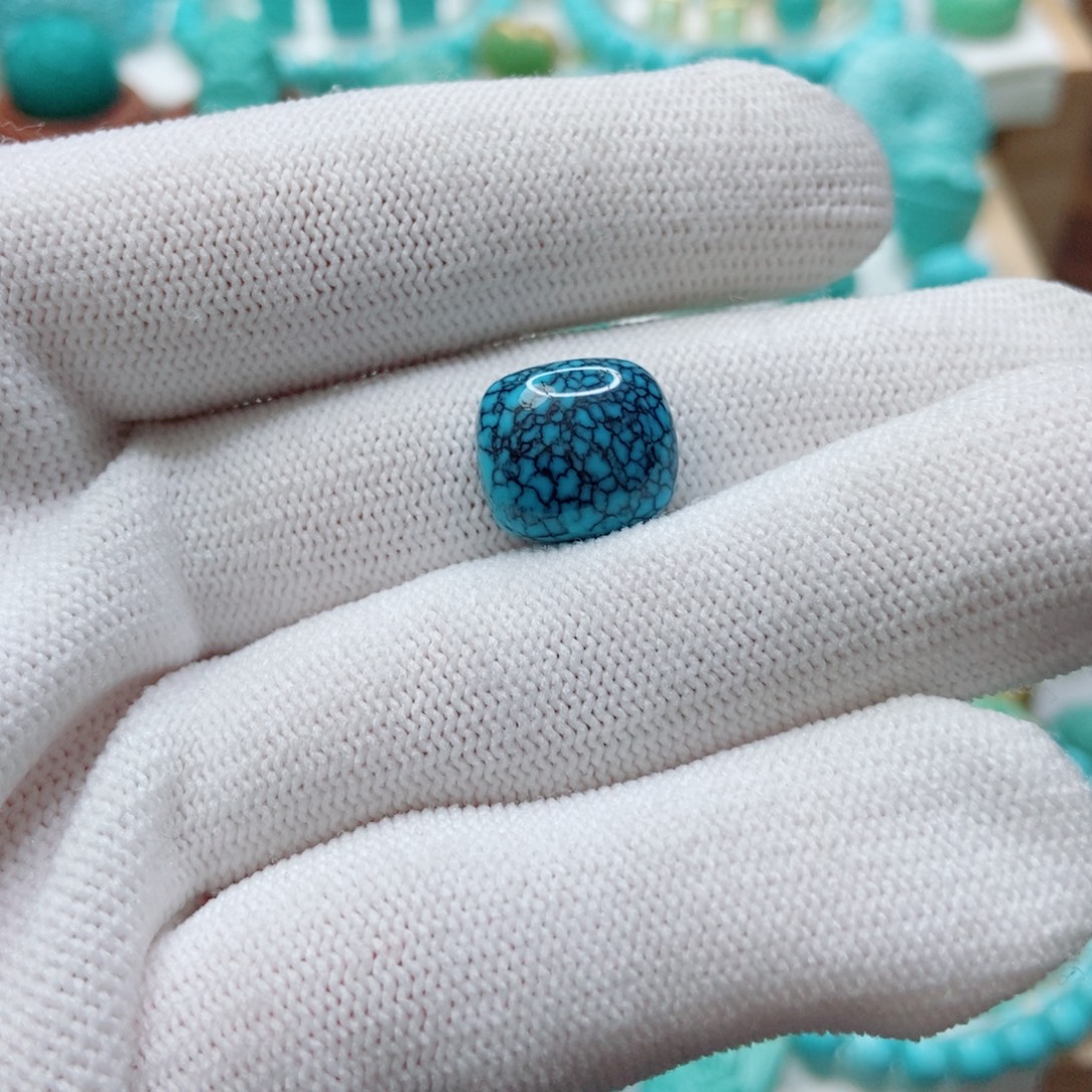 绿松石未镶嵌乌兰花