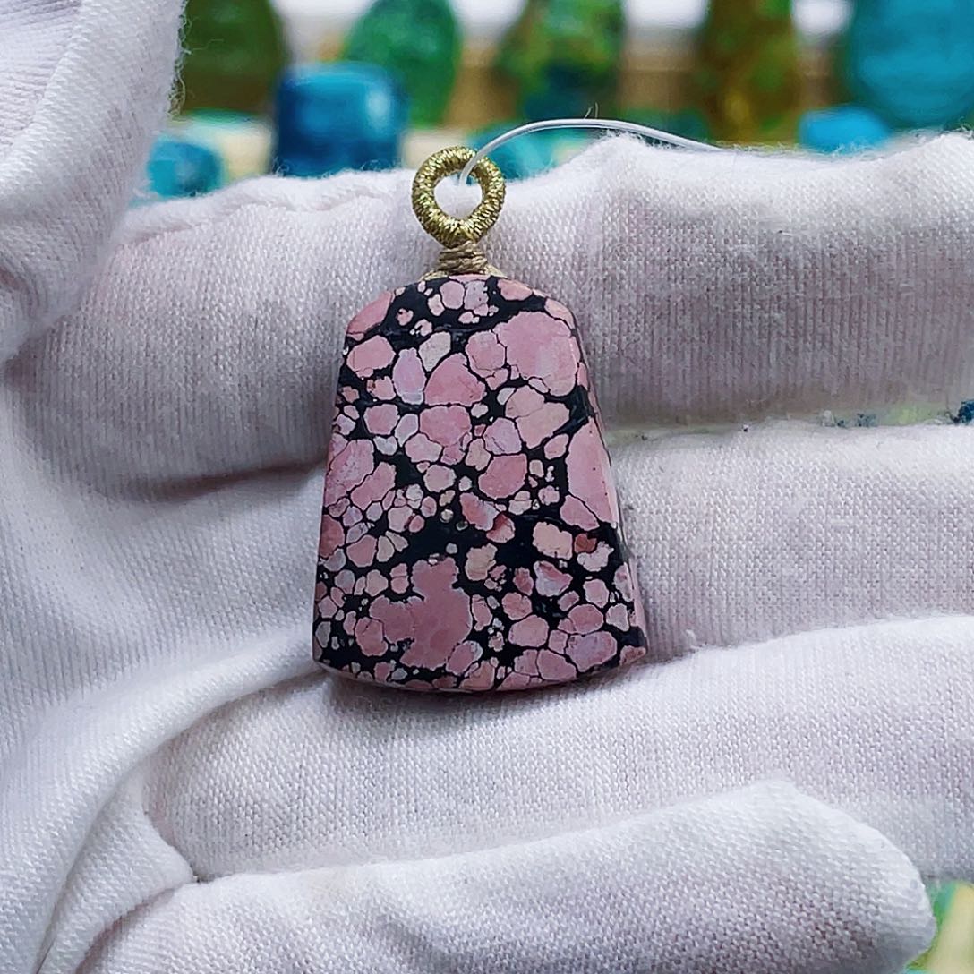 绿松石未镶嵌颈饰