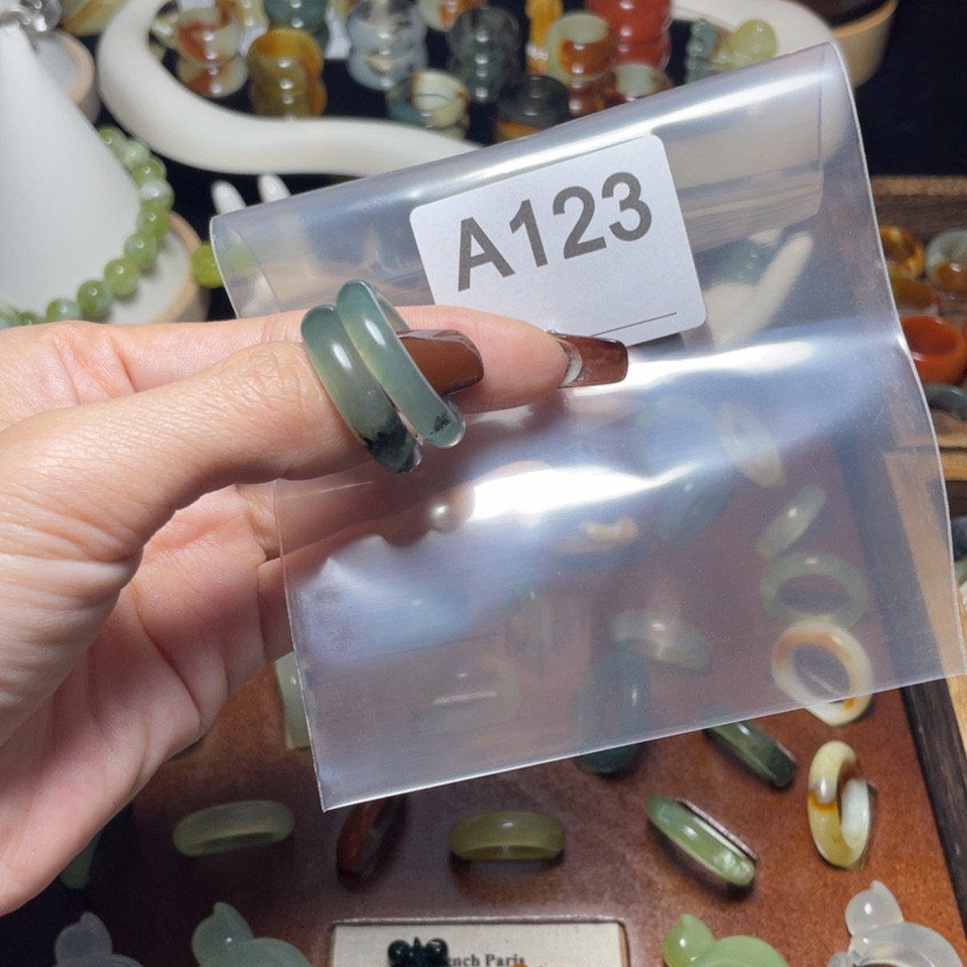 洋***宝蛇纹石玉未镶嵌戒指