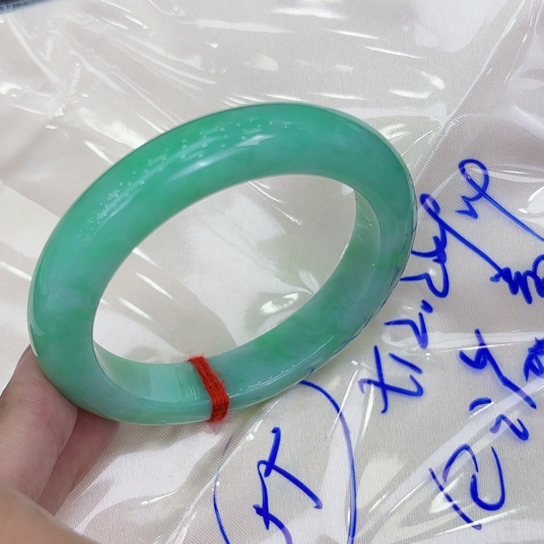 翡翠手镯未镶嵌表**频手镯分单1