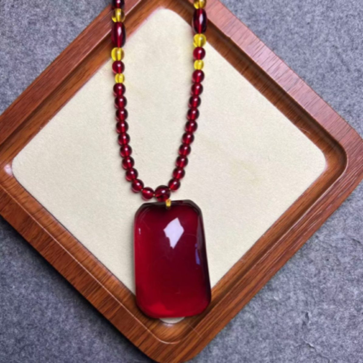 血珀挂件 D991 精美手串 高端文玩手串 挂件 -（无礼盒）