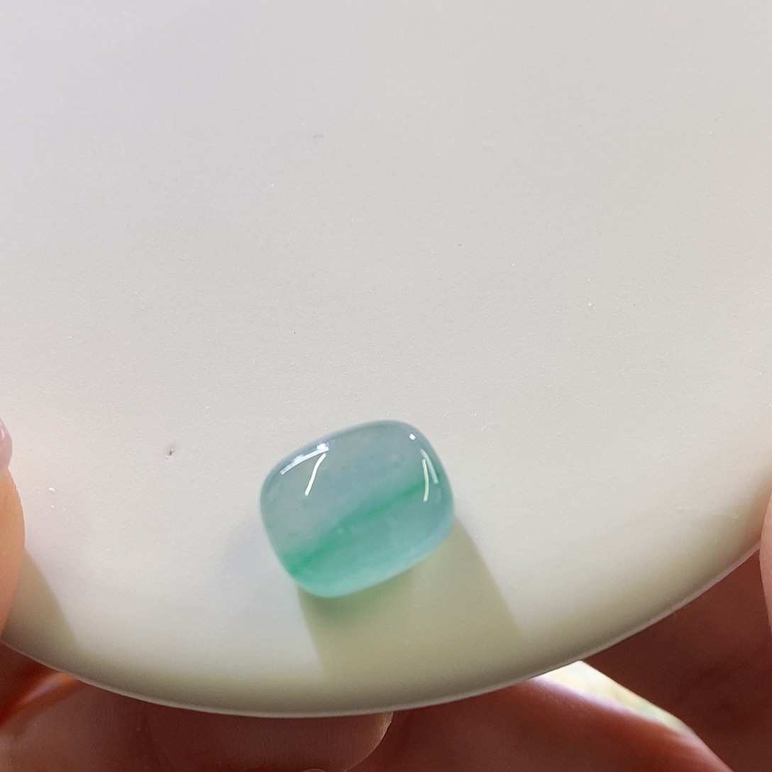 翡翠摆件未镶嵌随行