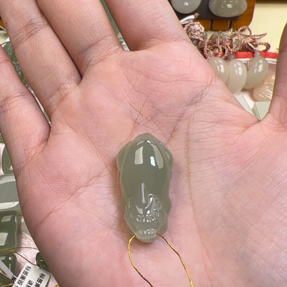 *****和田玉未镶嵌颈饰