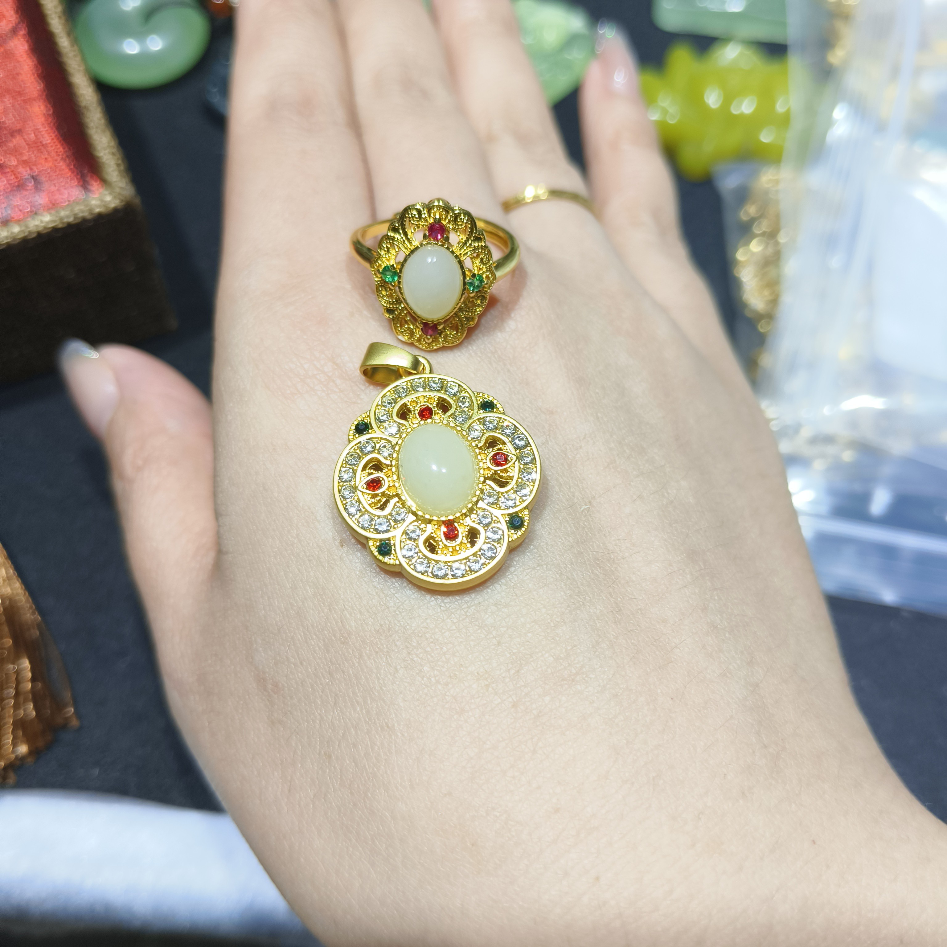 和田吊坠手工雕刻