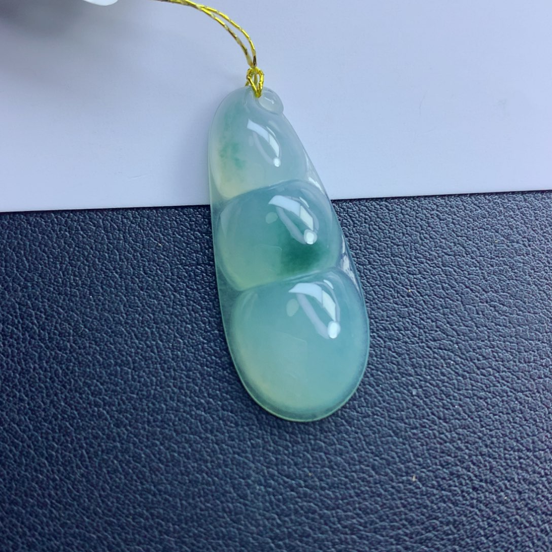 翡翠颈饰未镶嵌福豆