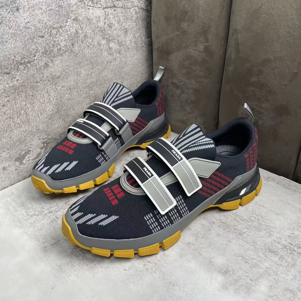 未使用 Prada/普拉达 黑色网面魔术贴透气休闲运动鞋/41码