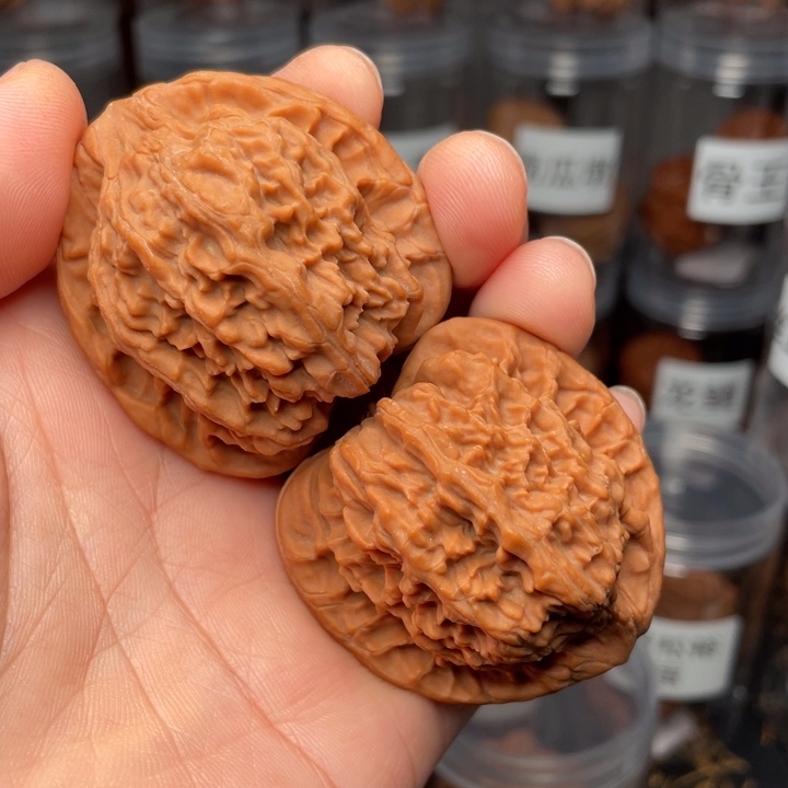 吊坠文玩核桃青***草红狮子