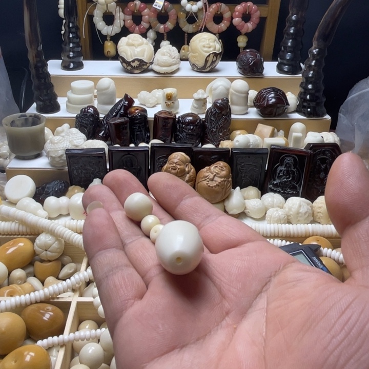 此****_象牙果雕刻配饰一套