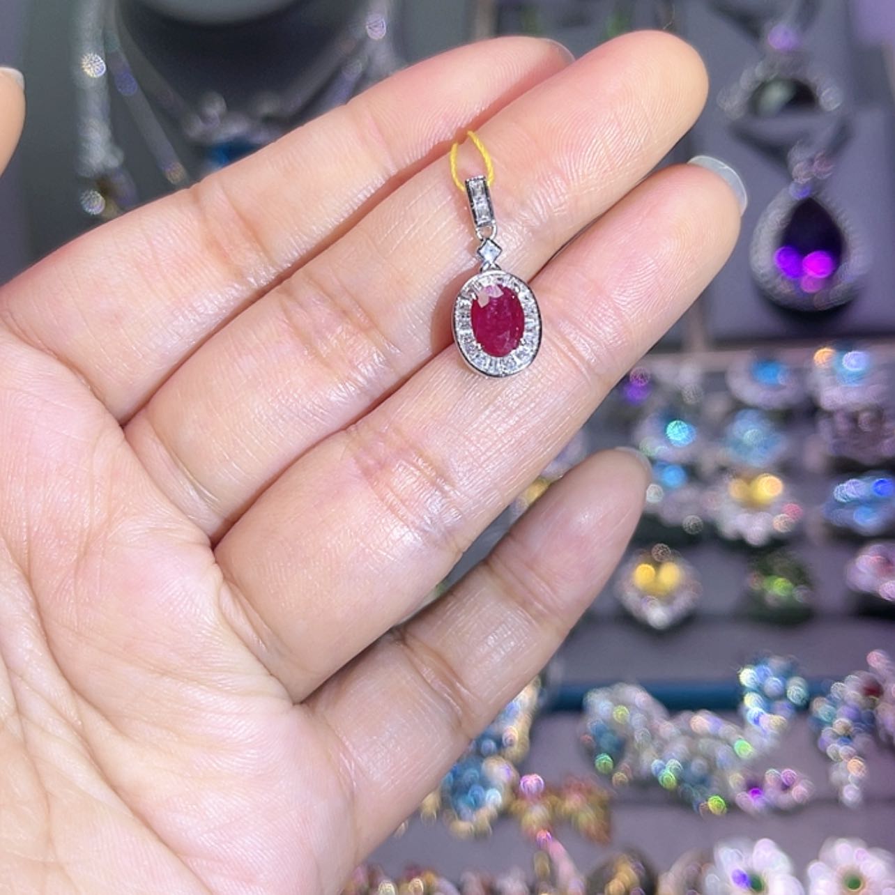 【闪购商品】红宝石吊坠(赠链)银S925镶嵌