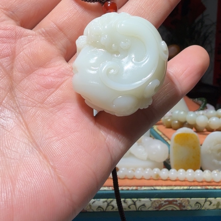 和田玉颈饰未镶嵌