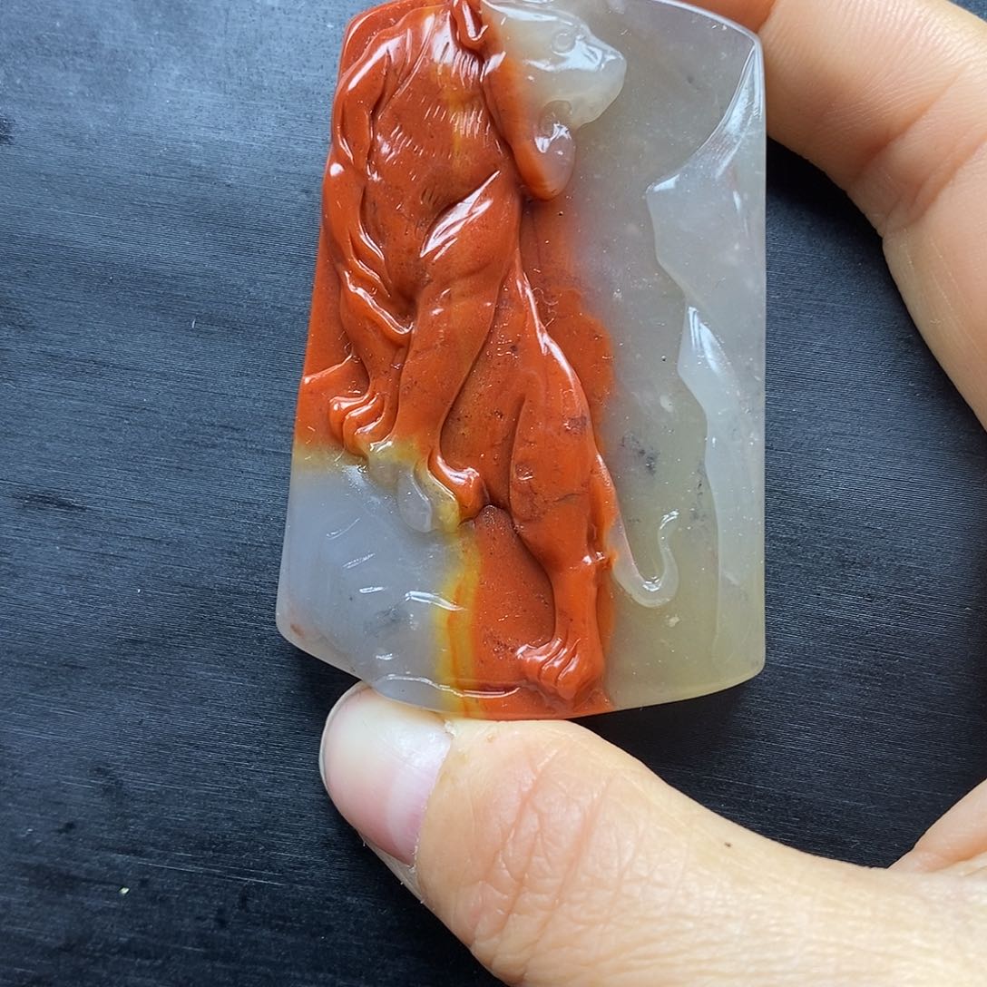 石英质玉（黄龙玉）颈饰未镶嵌