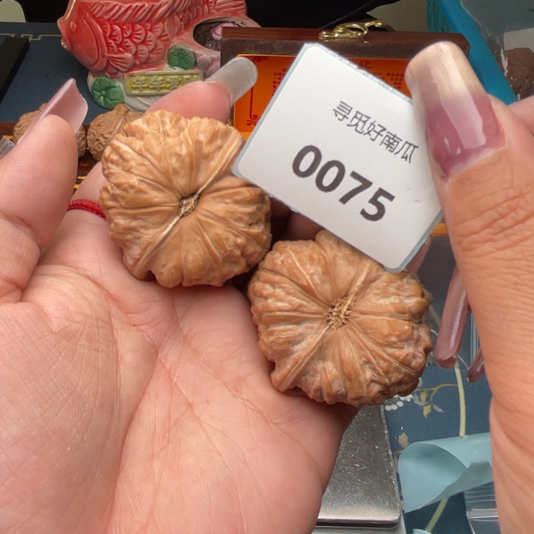 文玩核桃吊坠大**手南瓜墩40