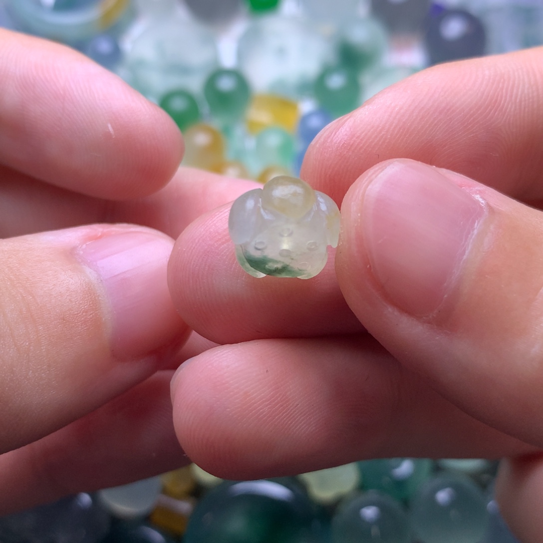 玲***儿定制翡翠未镶嵌珠子