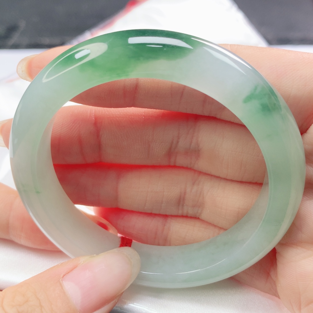 翡翠未镶嵌手镯翡翠55.0冰胶润飘绿正圈