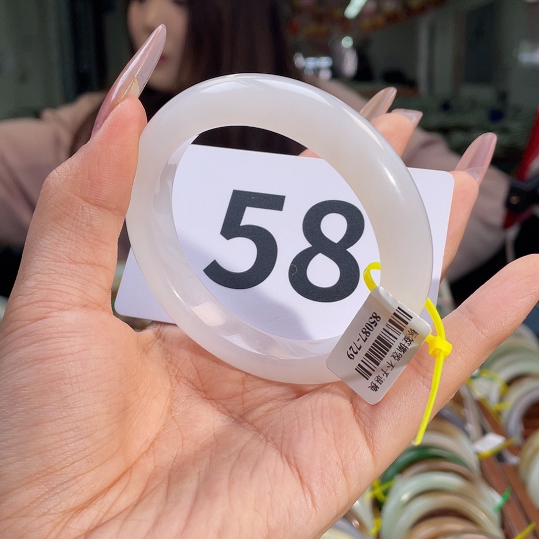 和田玉手镯未镶嵌财****¥