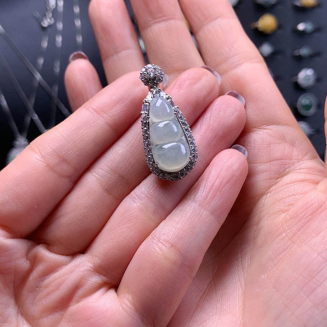 翡翠颈饰银S925镶嵌111111