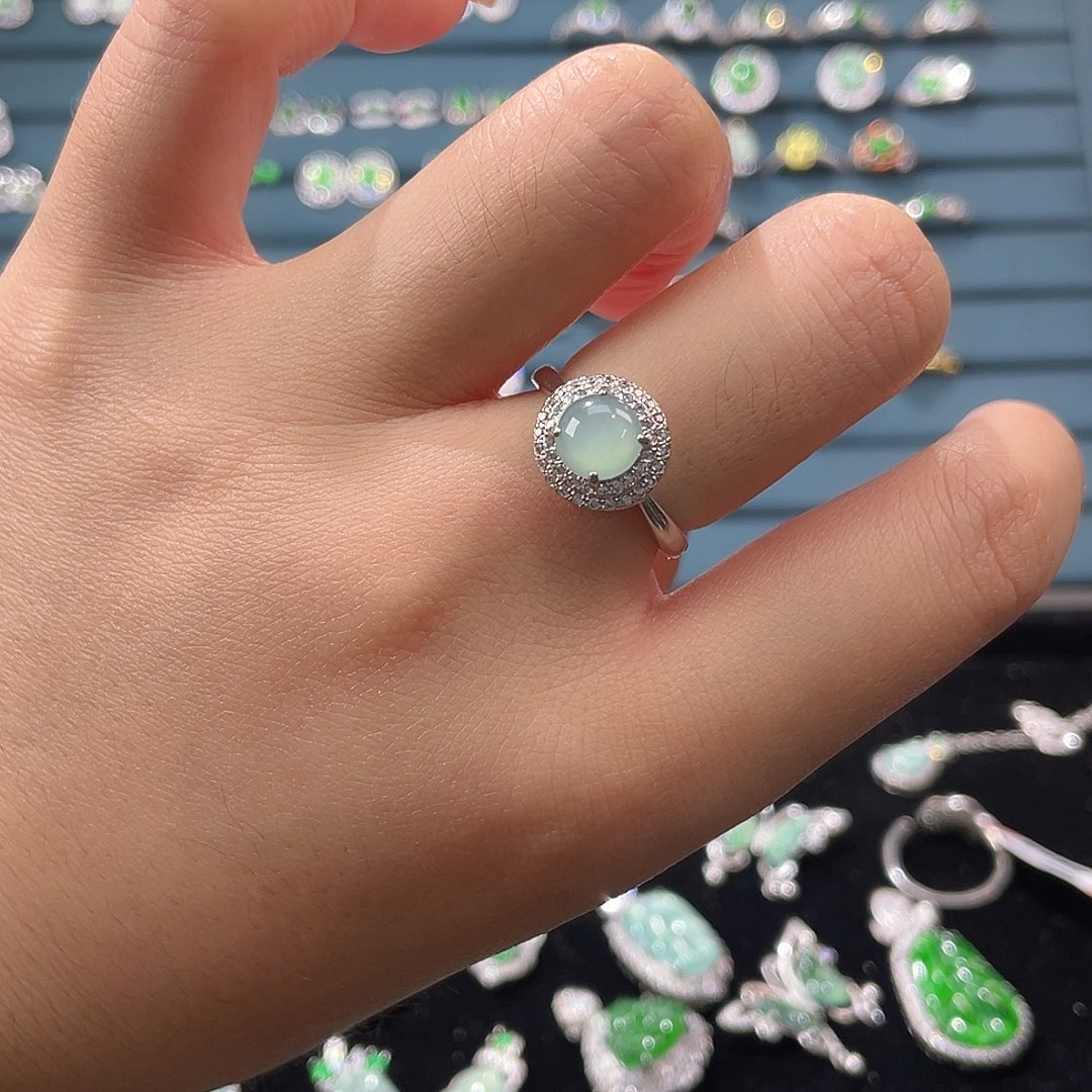 未镶嵌戒指翡翠戒指