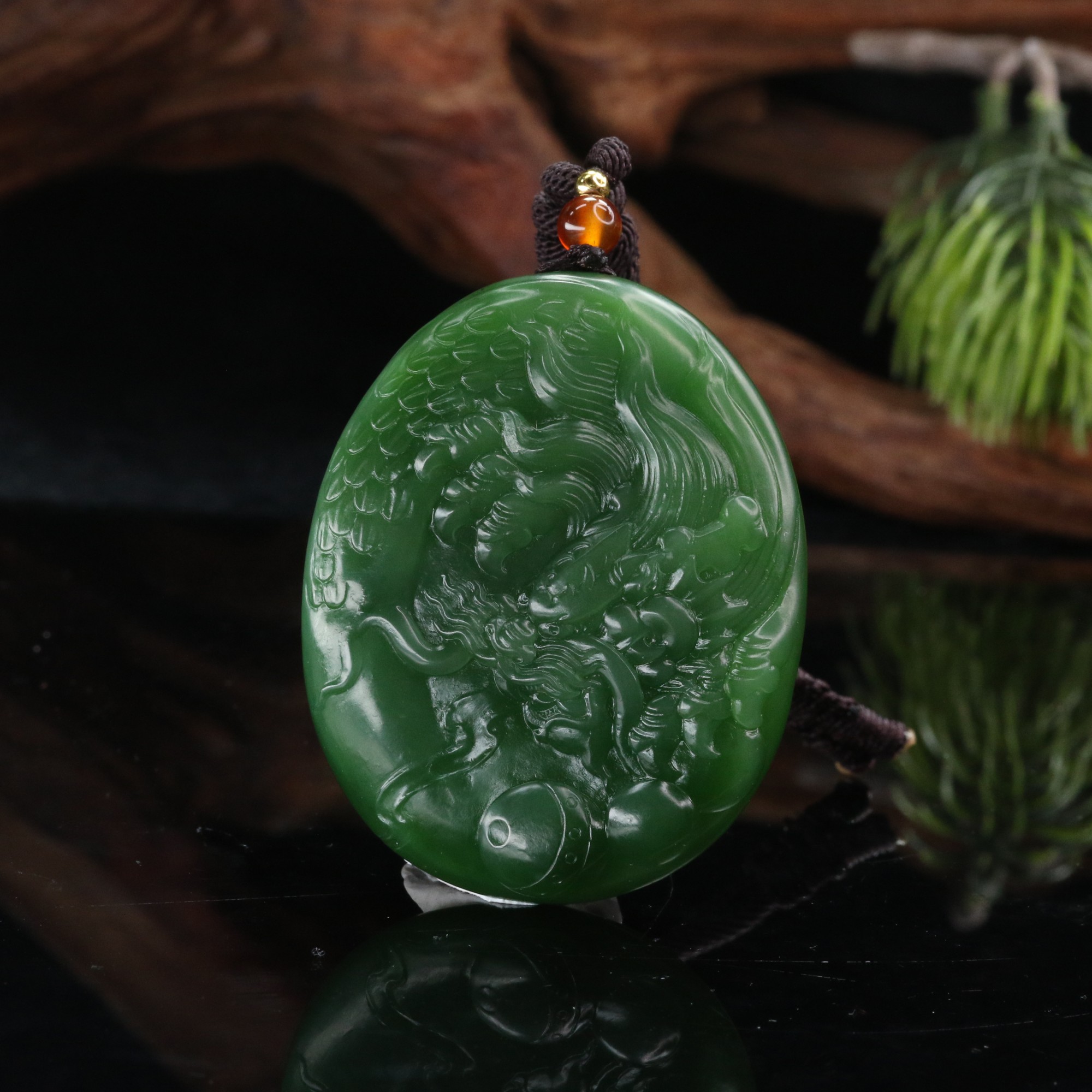 51和田玉俄七碧玉龙牌/600480上海嘉禾拍卖