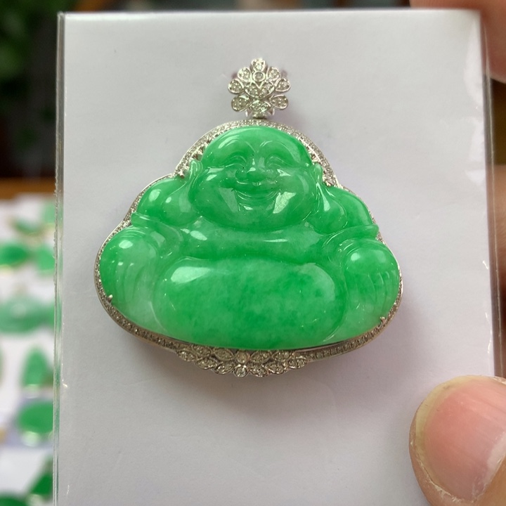 翡翠颈饰18K金镶嵌翡翠