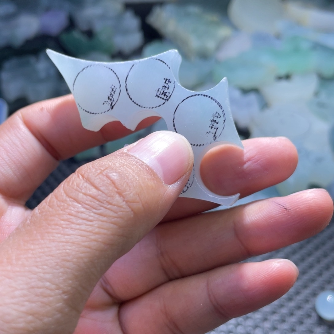 定制翡翠未镶嵌风**了