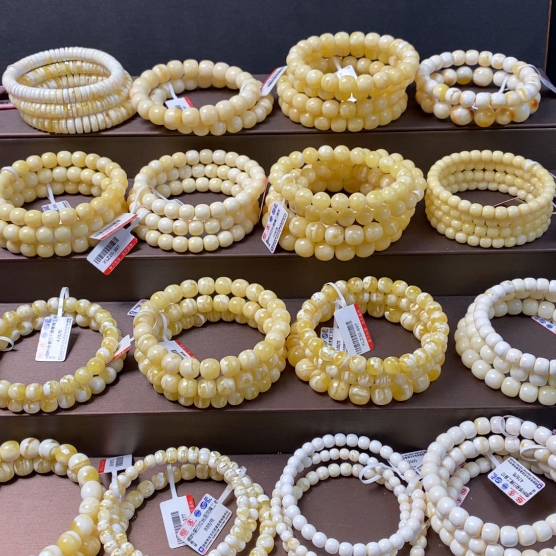 未镶嵌蜜蜡珠宝奇石