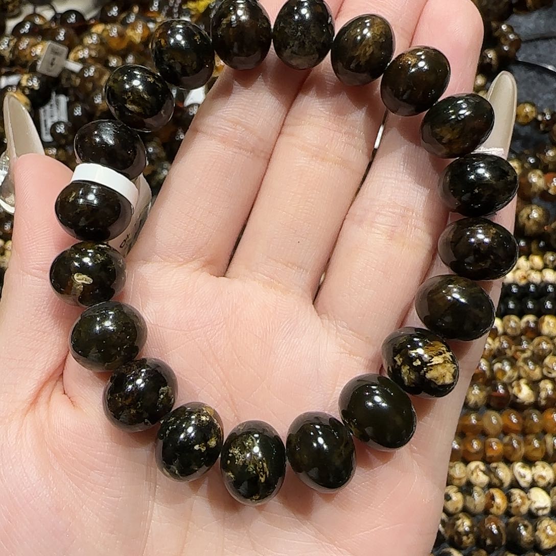 琥珀颈饰未镶嵌抚顺琥珀