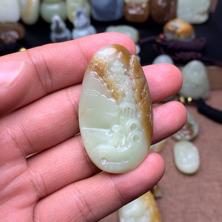 珠***珠和田玉（糖玉）未镶嵌颈饰