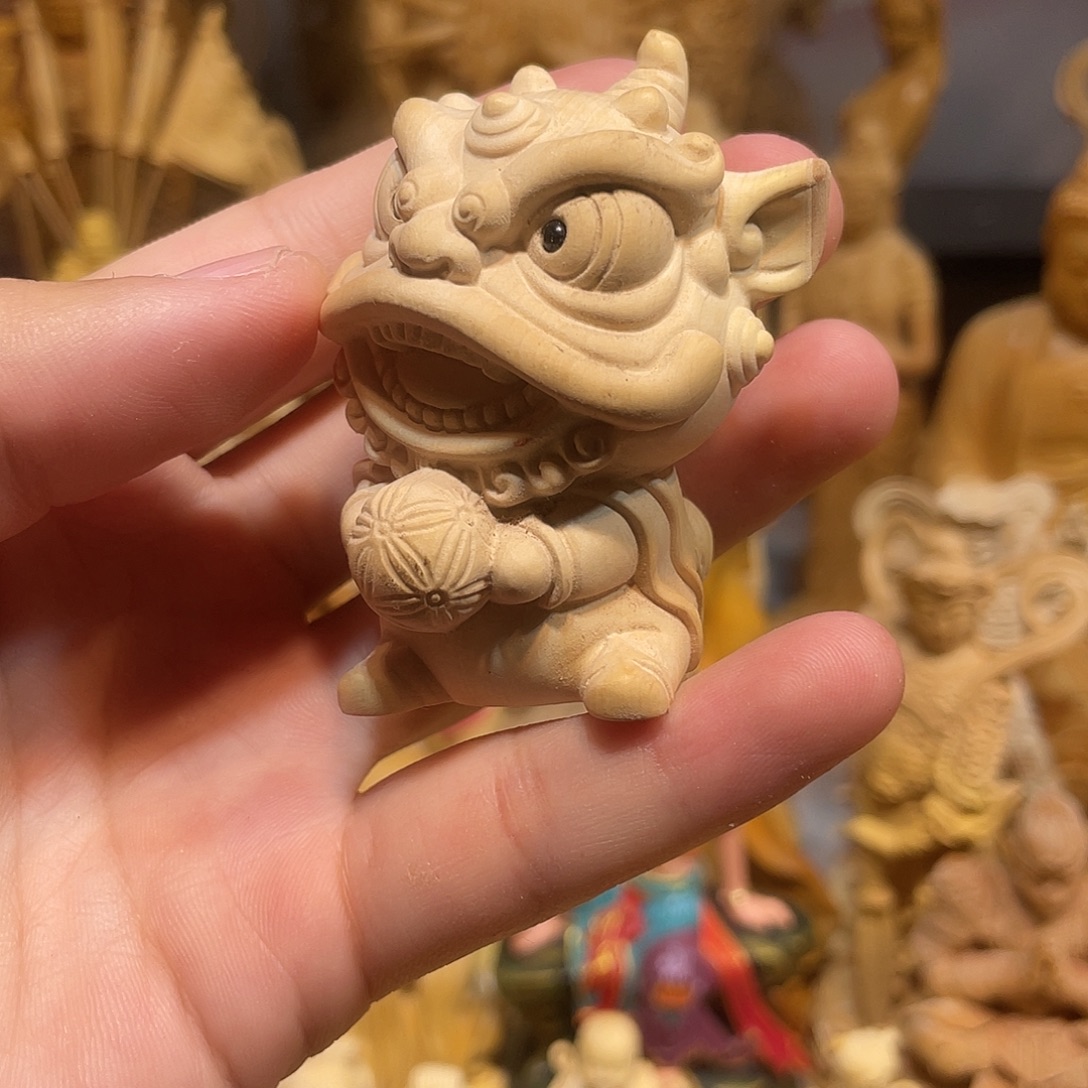 黄杨木小瑕疵醒狮