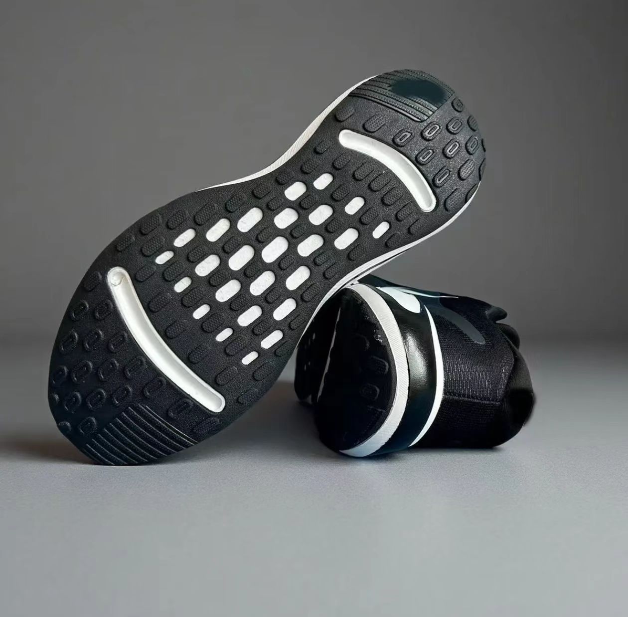 【品牌清货】断码正品男子公路跑步鞋夏季新款运动鞋休闲透气