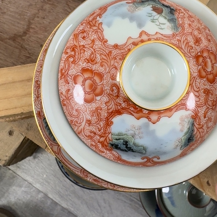 珐琅彩元宝盖碗的的微瑕