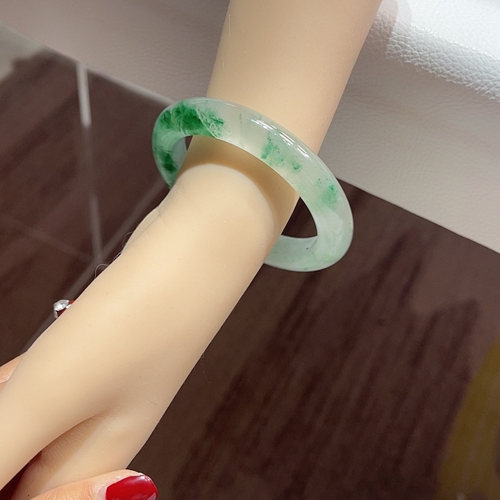石英质玉未镶嵌手镯