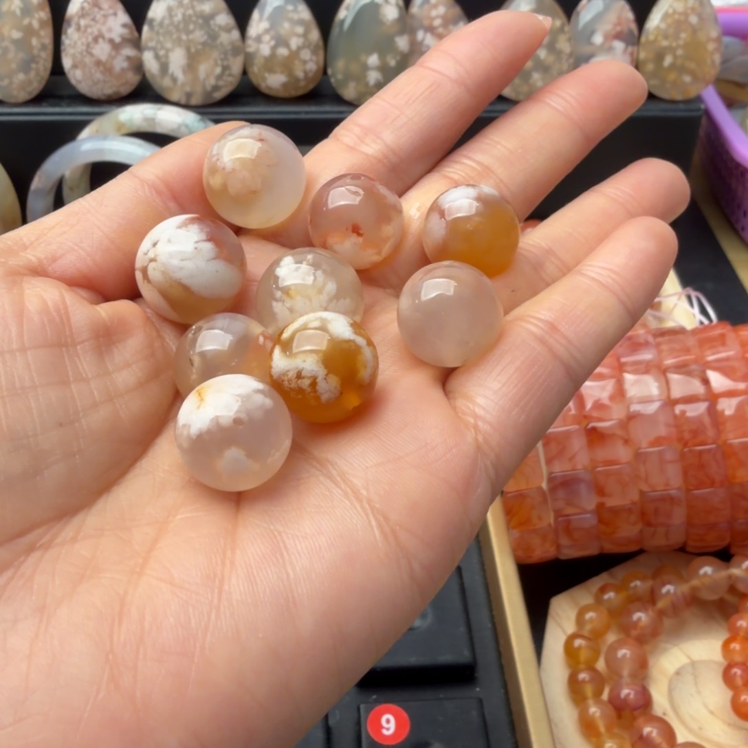 冯***宝玛瑙/玉髓未镶嵌颈饰
