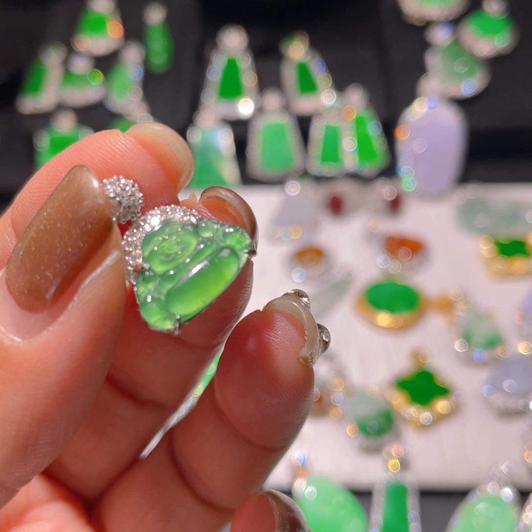 翡翠颈饰银S925镶嵌大*精品