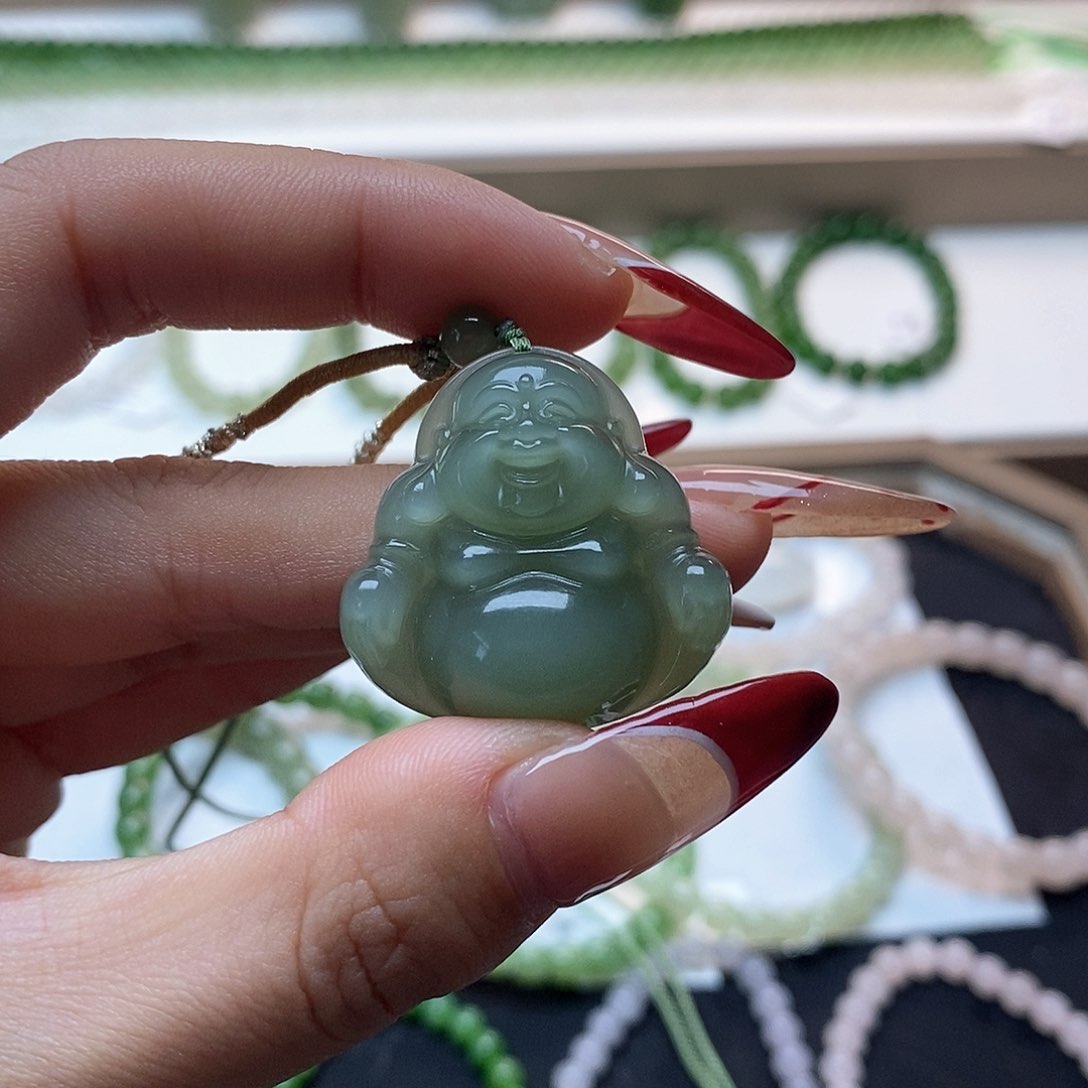 和田玉颈饰未镶嵌湖水绿佛公