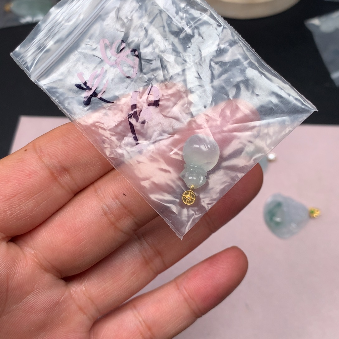 ༺***༻颈饰18K金镶嵌翡翠