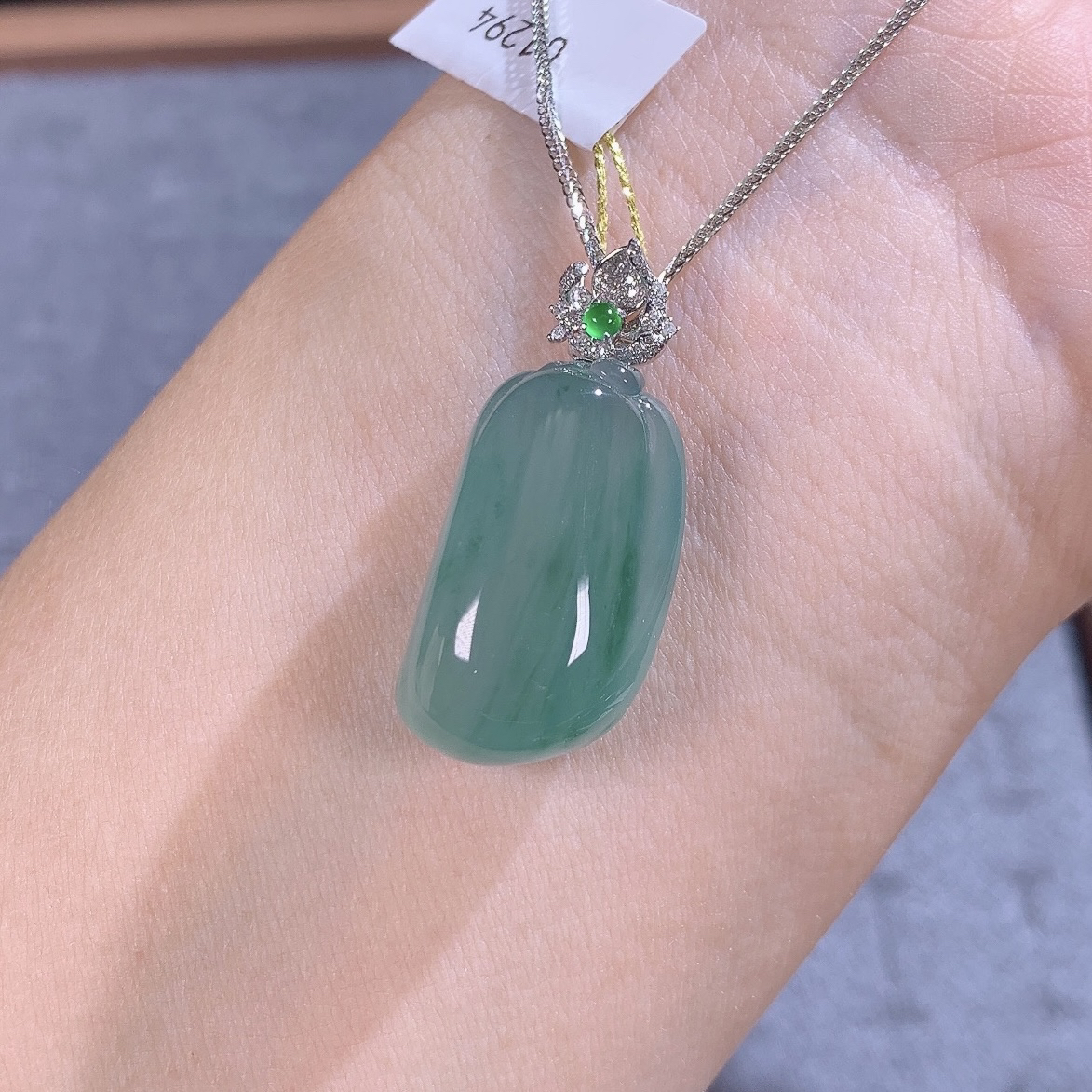 缅甸天然A货翡翠镶嵌18k金老坑冰种飘绿晴水色福瓜吊坠27×15.5×11