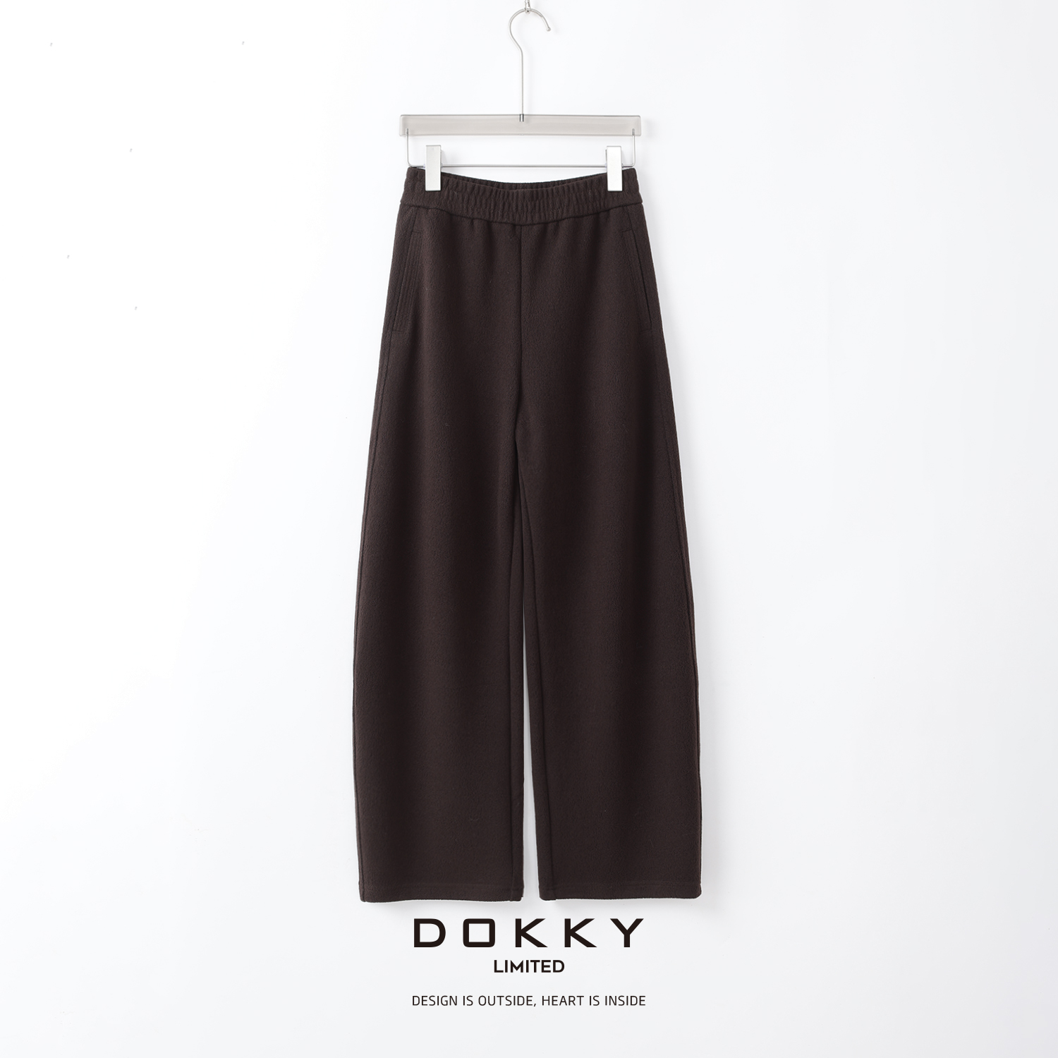 Dokky「天选弯刀裤D0490」定纺肌理感.含桑丝羊毛休闲裤