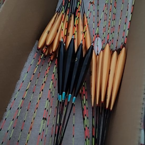 黄色的浮漂随机发4支