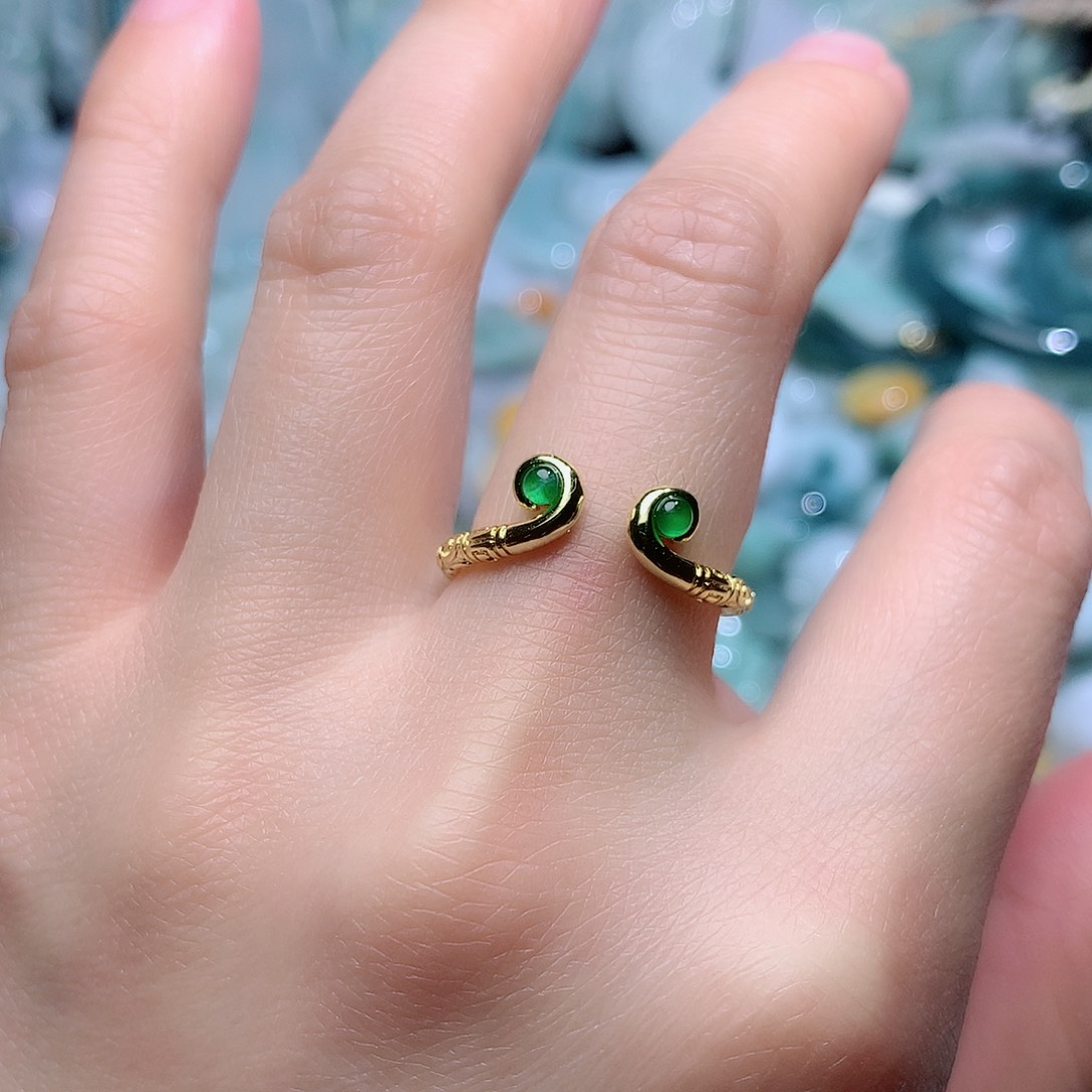 翡翠颈饰未镶嵌3716。