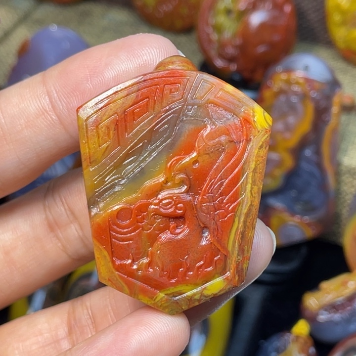 玛瑙/玉髓未镶嵌珠宝奇石北票仿古龙凤盾牌1999