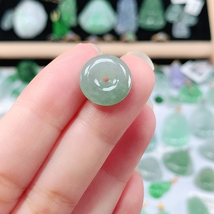 翡翠未镶嵌颈饰吊坠