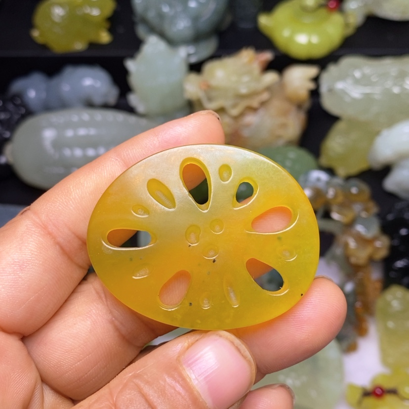 【闪购商品】蛇纹石玉颈饰未镶嵌