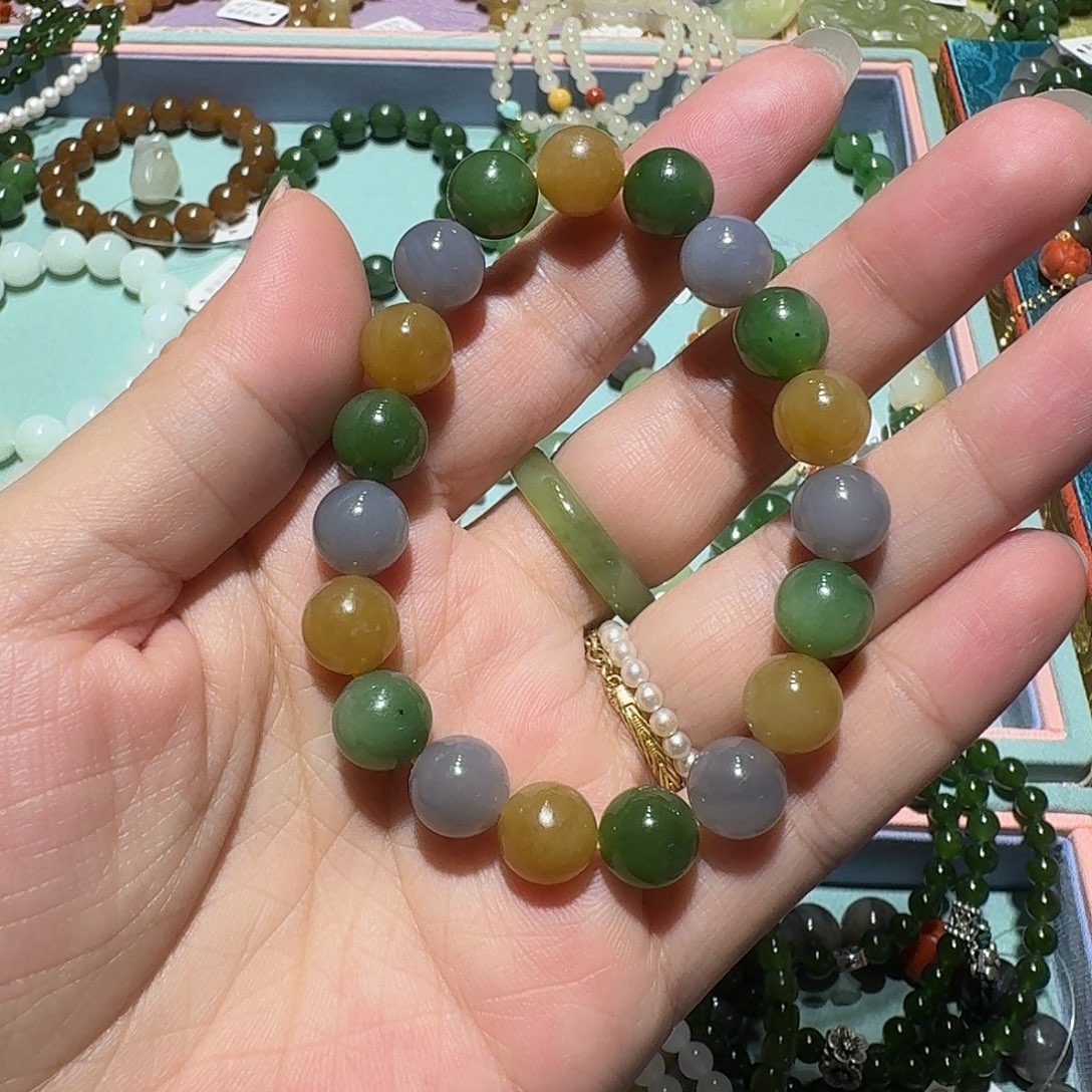 酷***琪和田玉未镶嵌珠宝奇石