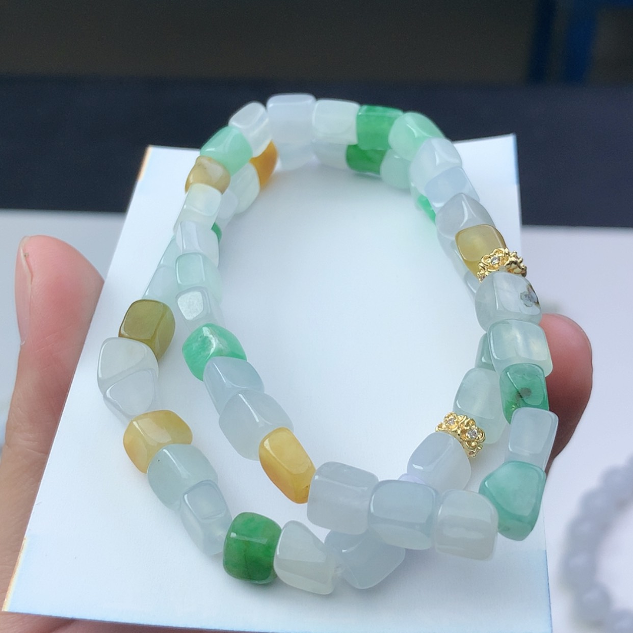 【闪购商品】翡翠吊坠(不含链)未镶嵌随机发一