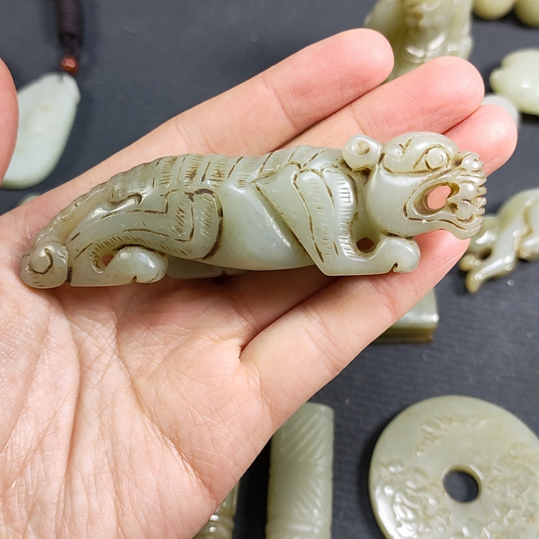 和田玉颈饰未镶嵌