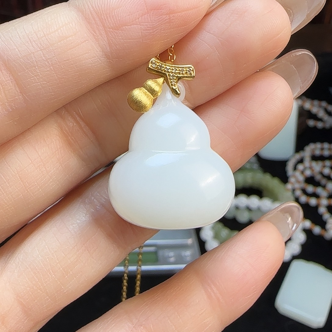 和田玉18K金镶嵌颈饰定制发货