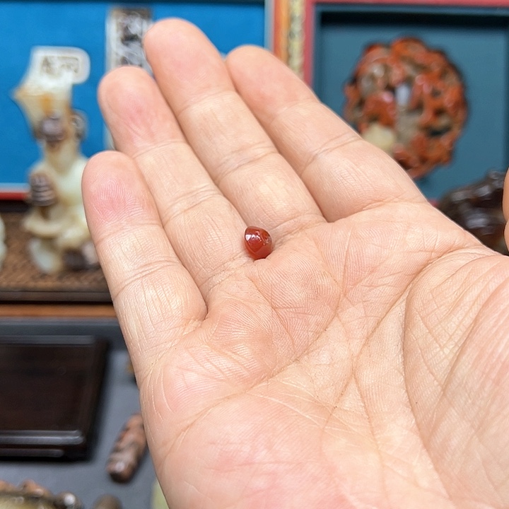 玛瑙/玉髓挂件未镶嵌烟**人