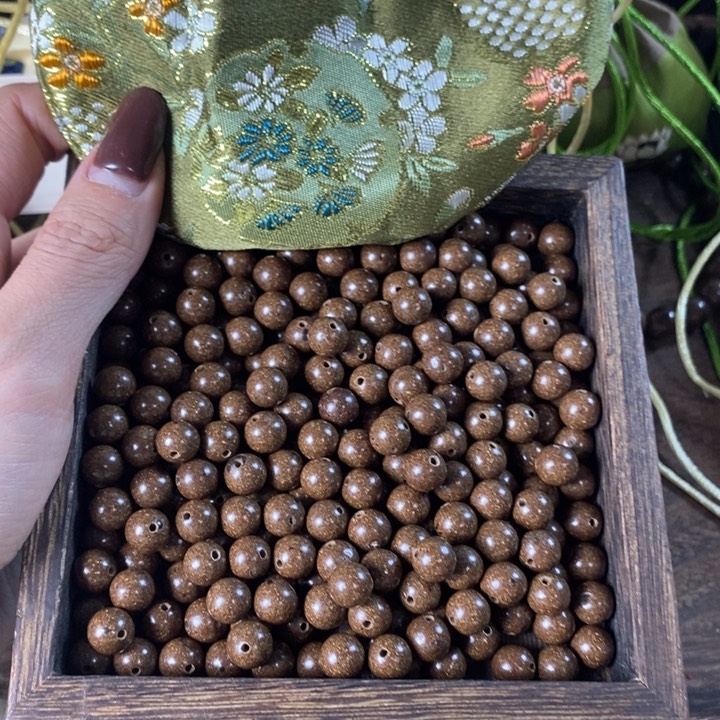 泥塑雍正旷野香0.8瑕疵珠香包约50克